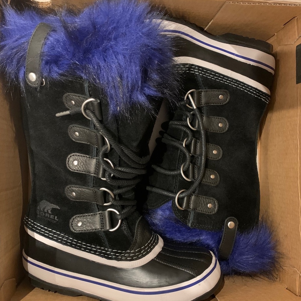 SOREL Women Winter Boots - NEW